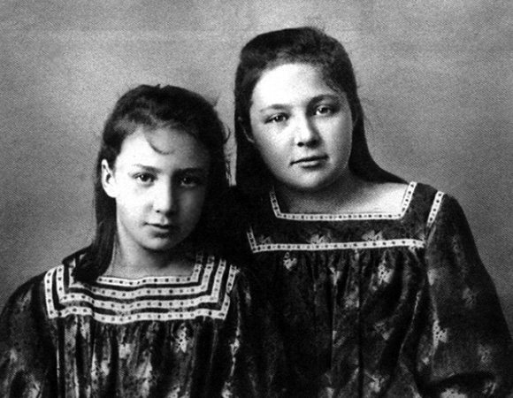 Анастасия (слева) и Марина Цветаевы