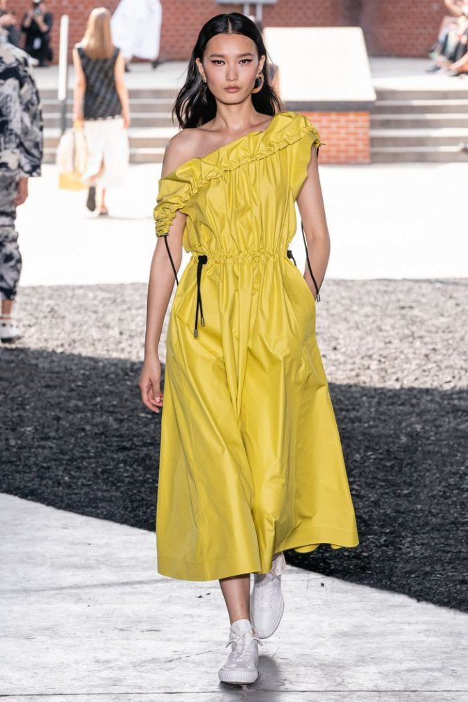 Модное спортивное платье 2021 из коллекции Phillip Lim