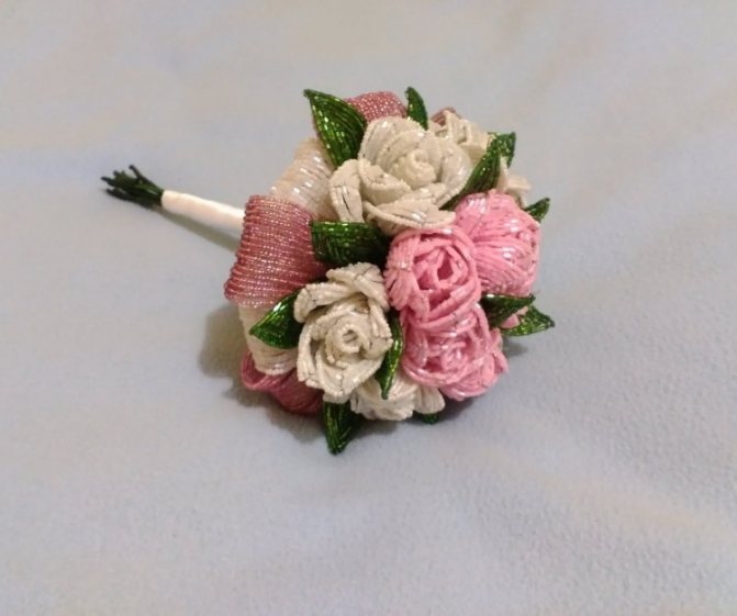 Нежные бисерные розы