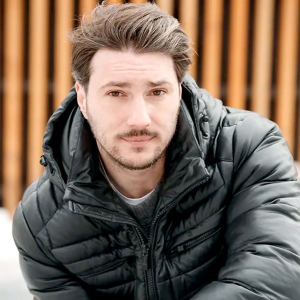 С актером Игорем Оробеем нашей героине комфортно, несмотря на 17-летнюю разницу в возрасте