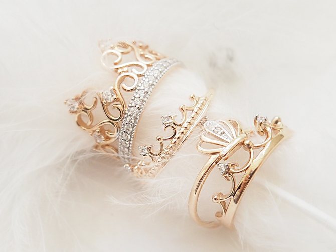 серебряное кольцо в виде короны
