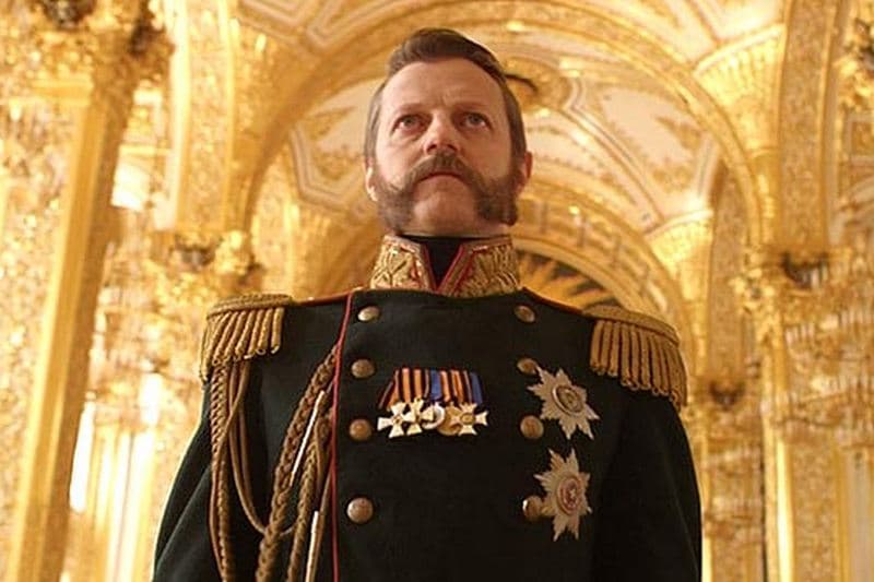 Вадим Сквирский в роли Александр II (кадр из сериала «Романовы»)