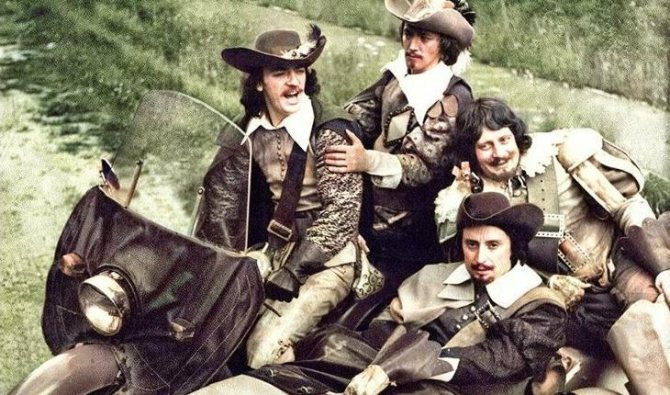Валентин Смирнитский частенько делает такие откровенные фотки