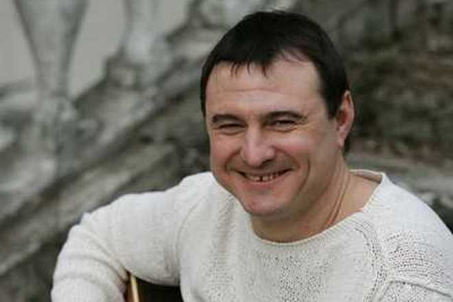 Вокалист Руслан Казанцев